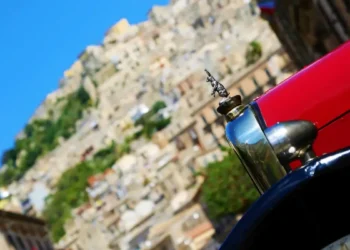 Ragusa oggi il Veteran Car Club Ibleo celebra 35 anni di attività