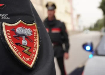 Da Vittoria a Ragusa su auto rubata: denunciati due vittoriesi 15enni dopo inseguimento