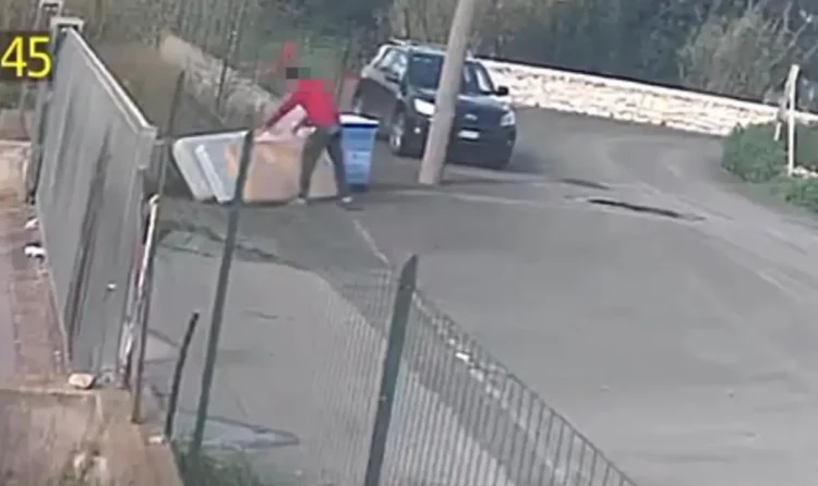 Lotta serrata abbandono rifiuti, il Comune di Santa Croce Camerina applica fermo del mezzo: sanzione da 1.000 euro