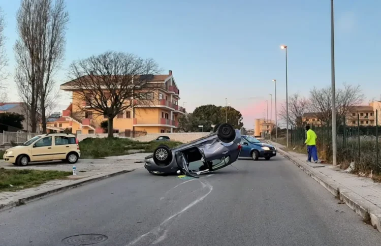 Incidenti in serie in via Irlanda a Ragusa FOTO