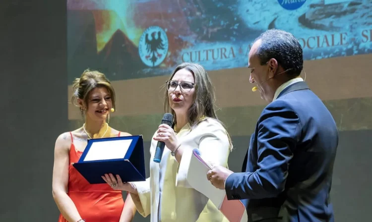 Valentina Raffa premiata al Teatro Tina Di Lorenzo di Noto