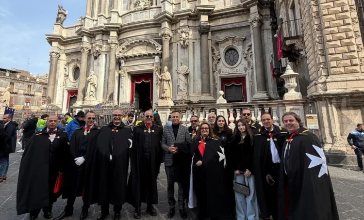 I Cavalieri OSJ Malta offrono la cera a Sant'Agata