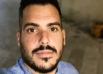 In ospedale con febbre alta Emanuele muore a 33 anni: forse un virus