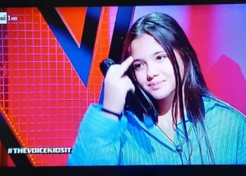Da Pozzallo a Rai Uno, Enola incanta The Voice Kids e sceglie Loredana Bertè