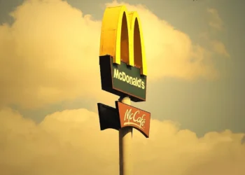 McDonald’s apre a Modica e cerca personale: ecco come fare domanda e requisiti