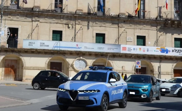 Modica, furto negli uffici comunali: denunciato 27enne
