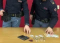 Gela, in auto con 17 involucri di hashish, cocaina e crack: arrestato 26enne