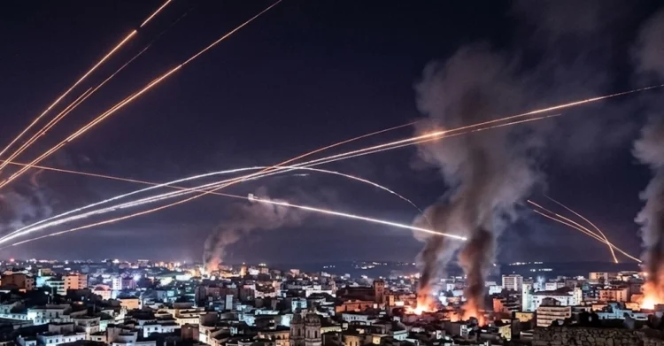 Escalation Medio Oriente con attacchi in Iran e Golfo