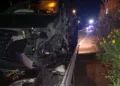 Rottami di una Renault Clio dopo l'incidente sulla provinciale Santa Croce-Comiso.
