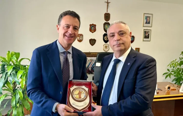 Carabinieri: Minardo visita nuova sede Nas Ragusa