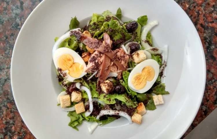 Dieta del tonno con ingredienti freschi e mediterranei