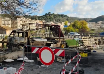 Intervento delle autorità per Confcommercio Scicli dopo l'incendio