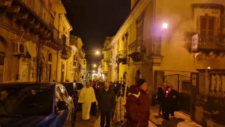 La processione di San Giuseppe nel centro storico di Ragusa