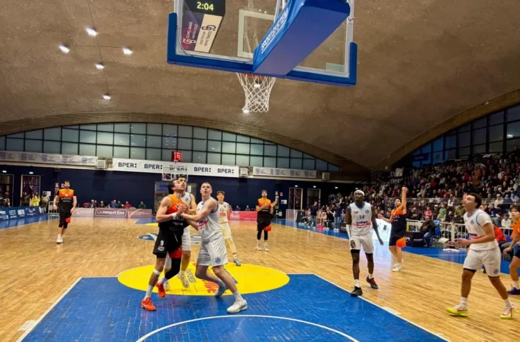 Troppa Viola per la SuperConveniente Ragusa, Reggio sbanca il PalaPadua