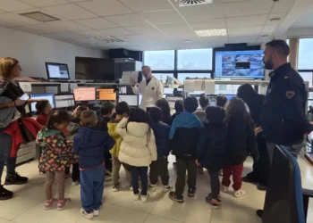 Ragusa: piccoli poliziotti in visita alla Questura