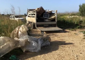 Abbandono dei rifiuti: controlli e denunce a Marina di Modica