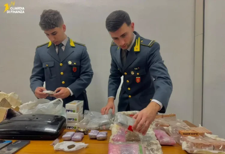 Agrigento: sequestrati 11 kg di hashish