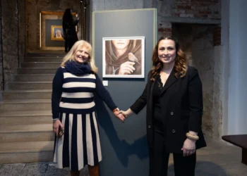 Esposizione della mostra SANTI – icone per un tempo profano di Ilde Barone