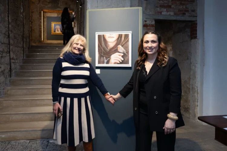 Esposizione della mostra SANTI – icone per un tempo profano di Ilde Barone