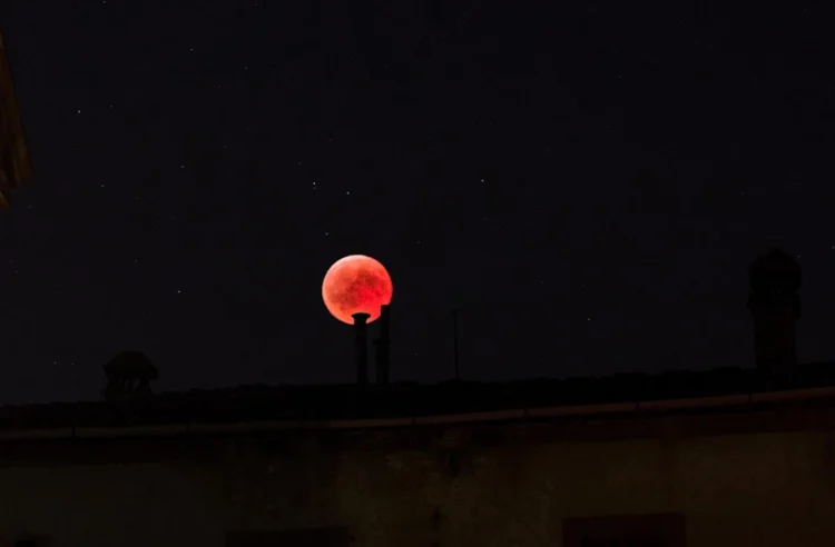 Luna di sangue il 3 marzo: eclissi totale