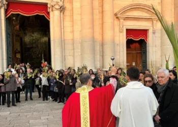 La Pasqua a Comiso entra nel vivo: dal rito della Paci alla benedizione delle palme
