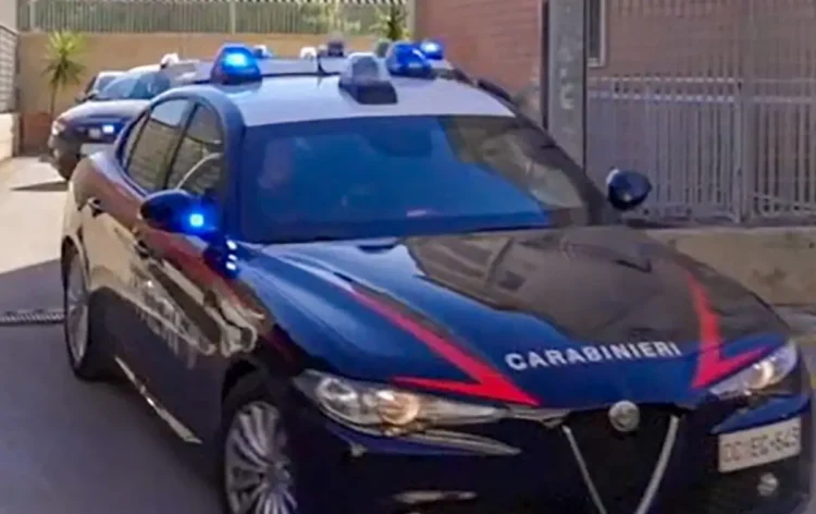 Modica, picchiava e maltrattava la compagna: scatta misura cautelare