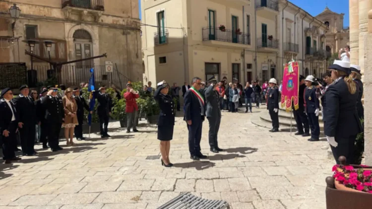 Celebrazioni del 25 aprile a Scicli lungo via Mormina Penna
