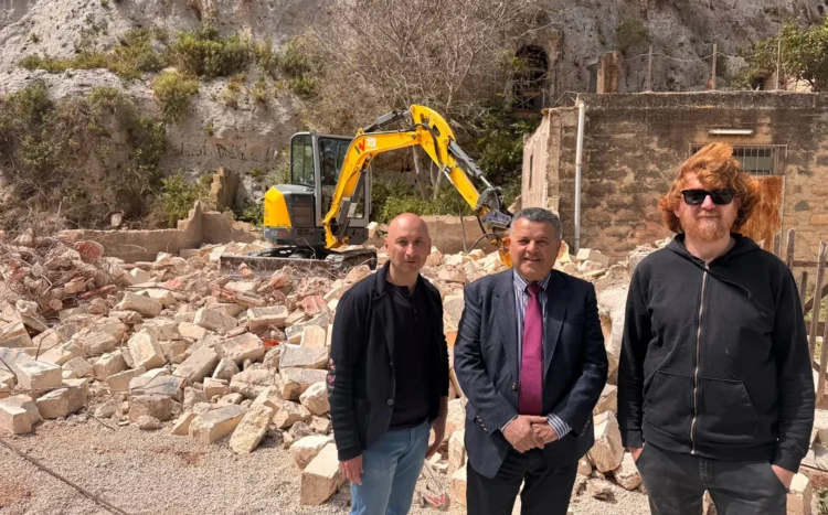 rigenerazione urbana Scicli, Sasha Vinci, Teatro Vivo, Santa Maria di Piedigrotta, arte contemporanea Sicilia