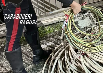 Cavi di rame telefonici recuperati dai Carabinieri di Modica dopo un furto a Ispica