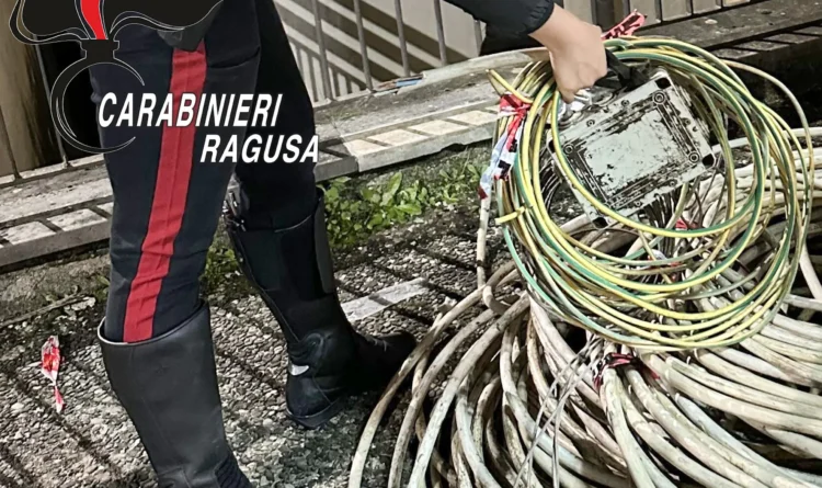 Cavi di rame telefonici recuperati dai Carabinieri di Modica dopo un furto a Ispica
