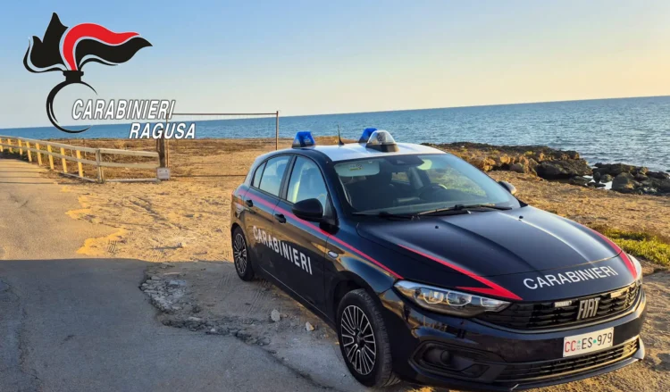 Pattuglia dei Carabinieri di Scoglitti impegnata in un controllo dopo un'aggressione.