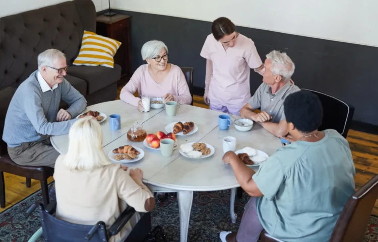 Le nuove regole fiscali del 2026 facilitano l'accesso al bonus per colf e badanti.