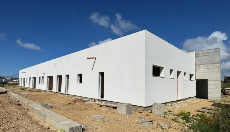 Cantiere della nuova struttura scolastica di via Iozzia a Santa Croce Camerina finanziata dal PNRR.