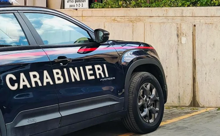 Pozzallo, picchiava e maltrattava gli anziani genitori: 27enne ai domiciliari