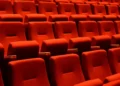 Ingresso chiuso del cinema Madison a Ragusa con avviso di sospensione attività