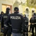 Pattuglie della Polizia e dei Carabinieri impegnate nei controlli interforze a Ragusa in centro storico.