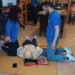 Istruttori della Misericordia effettuano una simulazione di rianimazione durante il corso di primo soccorso a Scicli