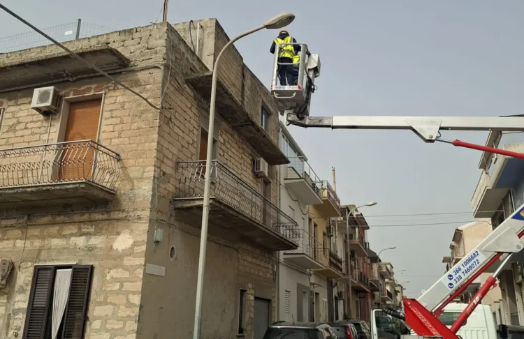 Nuova illuminazione pubblica a LED installata nelle strade di Acate per l'efficientamento energetico