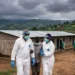 Operatori sanitari in tute protettive nel distretto di Mpanda in Burundi