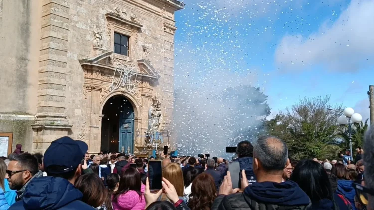 Il Santuario della Madonna di Gulfi a Chiaramonte durante i festeggiamenti.