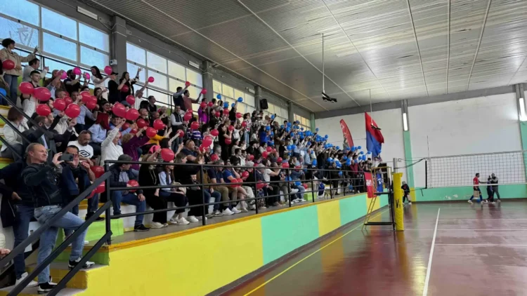 Azione di gioco del Giarratana Volley durante il turno play-off di Serie C