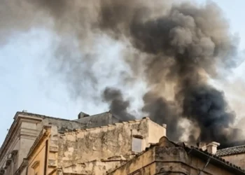 Vigili del Fuoco in azione per un incendio nel quartiere Santa Maria La Nova a Scicli