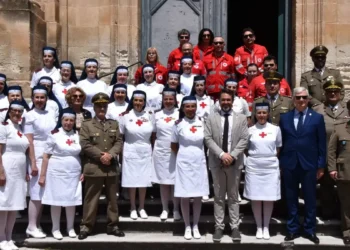 Rappresentanza delle Infermiere Volontarie della Croce Rossa Italiana durante la cerimonia a Ragusa