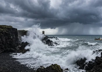 Costa siciliana colpita da mareggiata e maltempo