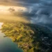 Contrasto meteo sull'Italia: sole primaverile a ovest e fronte freddo siberiano in avvicinamento da est, aprile 2026