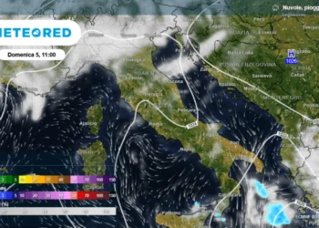 Mappa meteo Pasqua e Pasquetta con icone di sole e nuvole su tutta l'Italia per illustrare le previsioni 2026