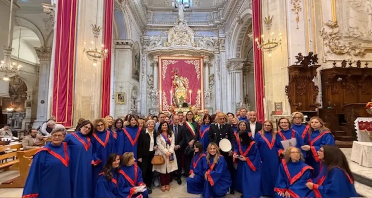 Il coro Modica Gospel Academy durante la messa di San Giorgio al Duomo di Modica