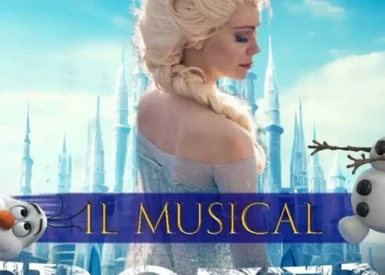 Una scena del musical Elsa e il castello di ghiaccio con attori in costume e scenografia invernale