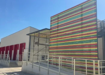 Facciate colorate del nuovo asilo comunale di San Nicolò