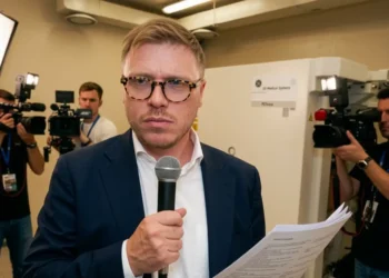 Spese Presidenza Regione a Palermo: Ismaele La Vardera denuncia affettatrice da 4.900 euro e granitiera